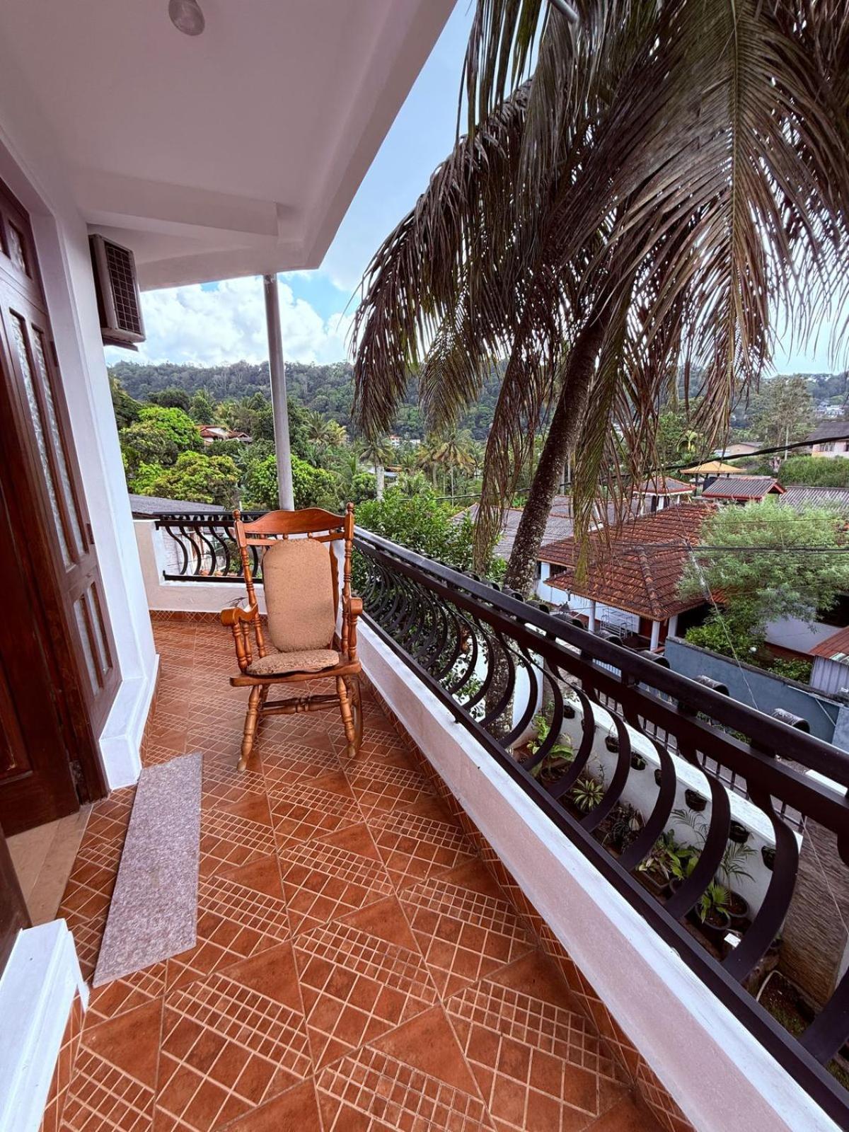 Resident View Homestay Kandy Exteriör bild